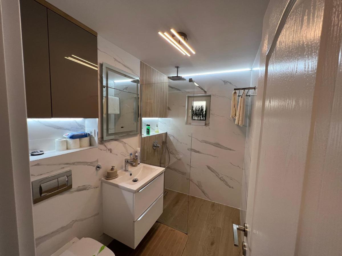 Luxury Apartment Centrul Vechi Curtea de Argeş Εξωτερικό φωτογραφία